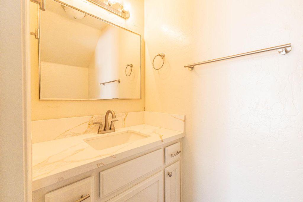 Image 12 of property listing at 772 San Andrea Avenue, Madera, CA 93637