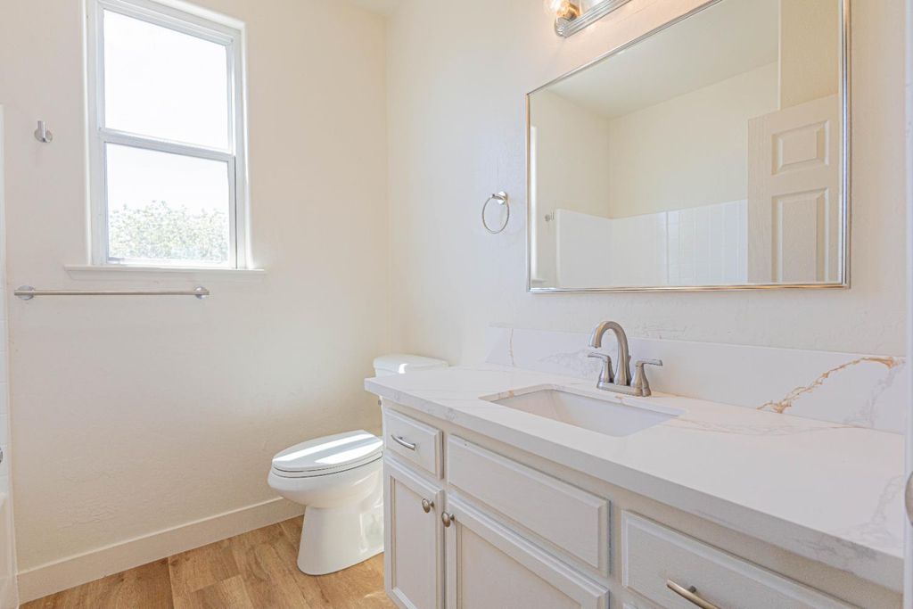 Image 17 of property listing at 772 San Andrea Avenue, Madera, CA 93637