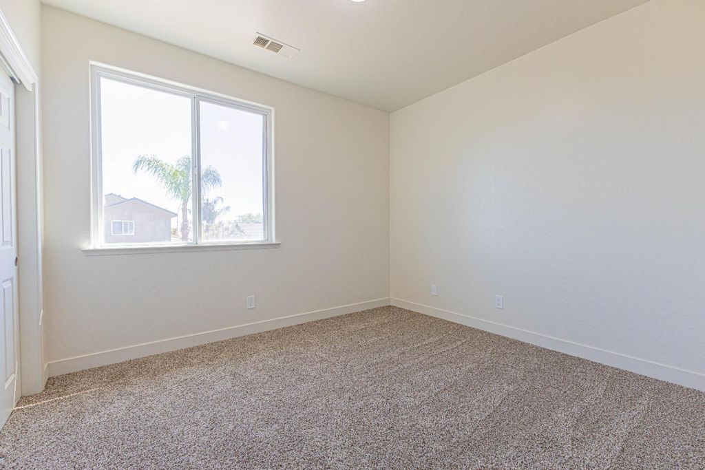 Image 20 of property listing at 772 San Andrea Avenue, Madera, CA 93637