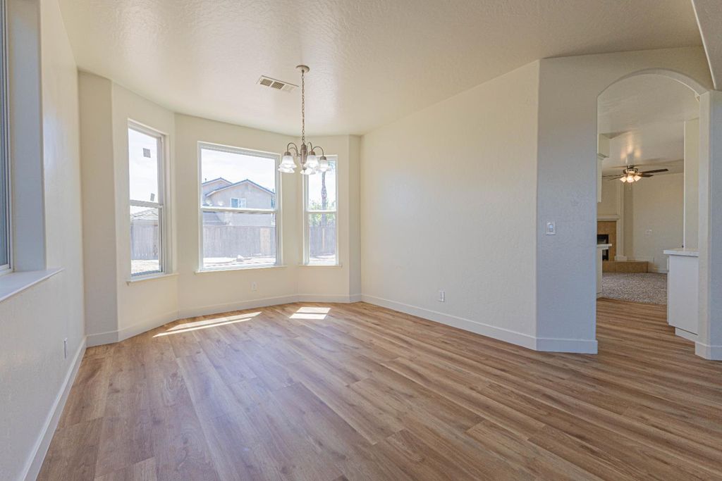 Image 6 of property listing at 772 San Andrea Avenue, Madera, CA 93637