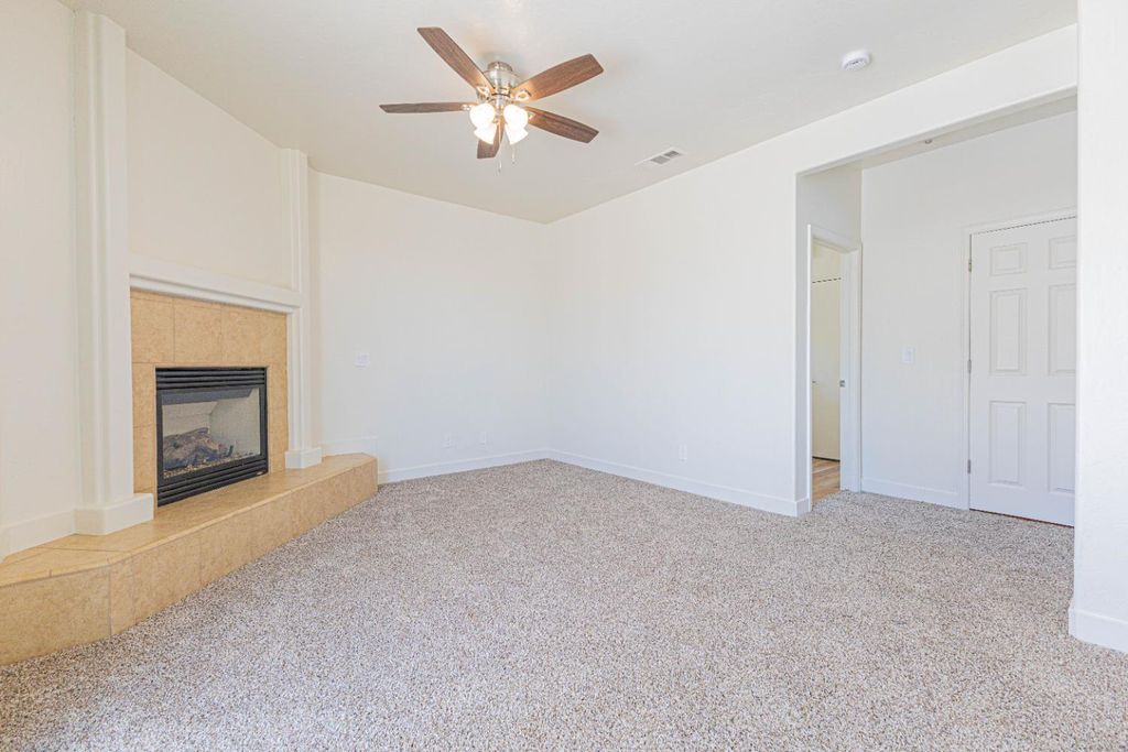 Image 8 of property listing at 772 San Andrea Avenue, Madera, CA 93637