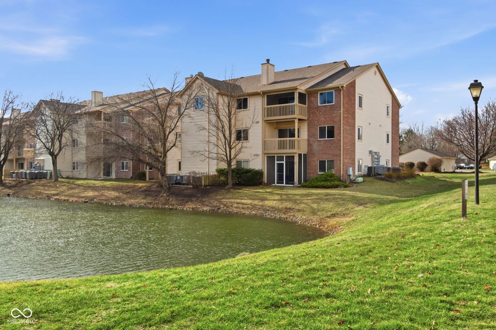 12519 Timber Creek Drive UNIT 10, Carmel, IN 46032