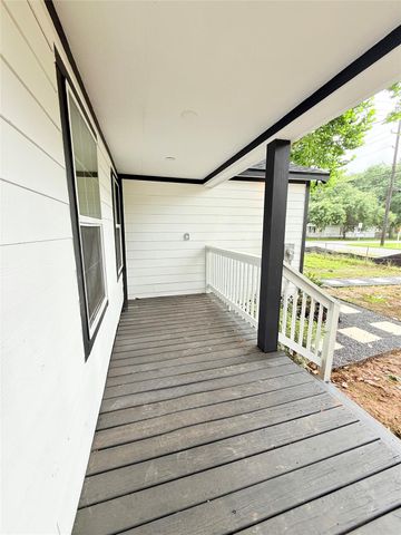 115 Penick Road, Waller, TX 77484