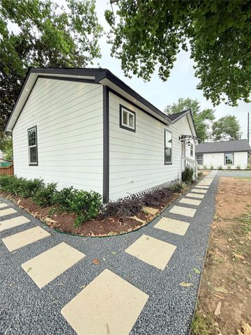 115 Penick Road, Waller, TX 77484