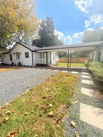 115 Penick Road, Waller, TX 77484