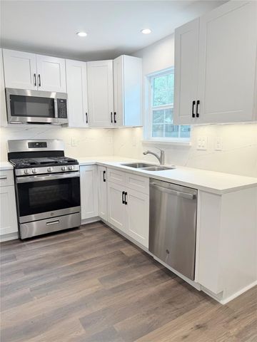 115 Penick Road, Waller, TX 77484