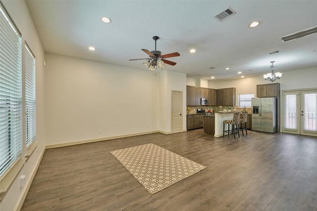 2422 Navigation Boulevard E, Houston, TX 77003