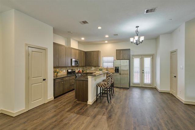 2422 Navigation Boulevard E, Houston, TX 77003