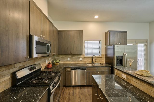 2422 Navigation Boulevard E, Houston, TX 77003