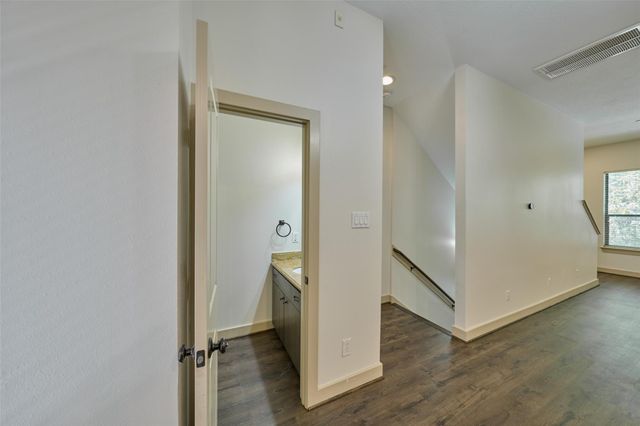 2422 Navigation Boulevard E, Houston, TX 77003