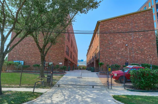 2422 Navigation Boulevard E, Houston, TX 77003