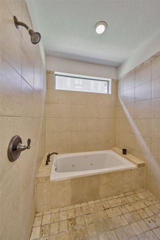 2422 Navigation Boulevard E, Houston, TX 77003