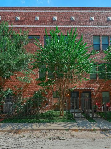 2422 Navigation Boulevard E, Houston, TX 77003