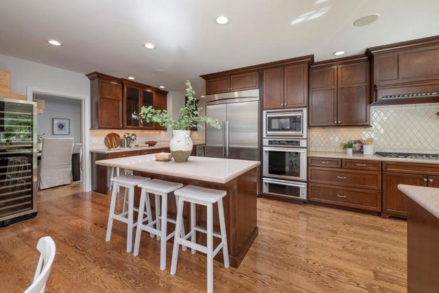 1455 Cabrillo Avenue, Burlingame, CA 94010