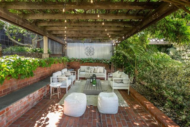 1455 Cabrillo Avenue, Burlingame, CA 94010