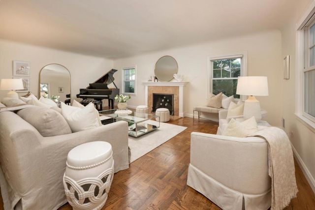 1455 Cabrillo Avenue, Burlingame, CA 94010
