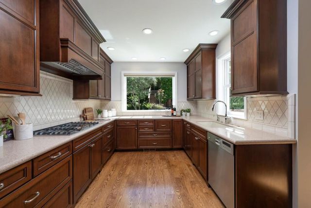 1455 Cabrillo Avenue, Burlingame, CA 94010