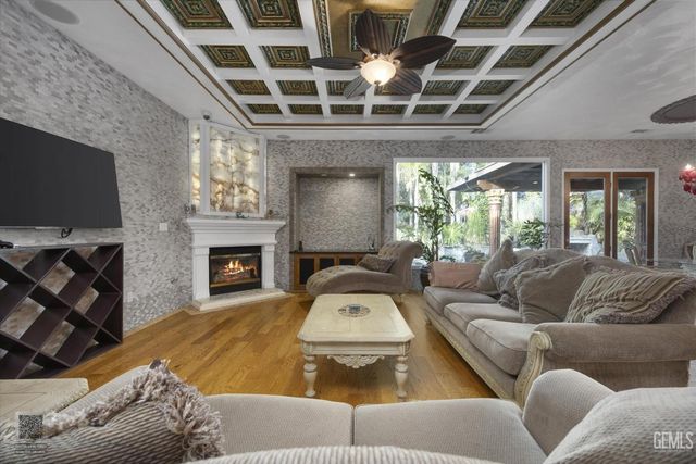 309 Sonoma Vine Court, Bakersfield, CA 93314