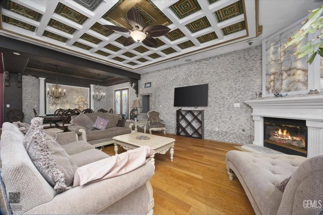 309 Sonoma Vine Court, Bakersfield, CA 93314