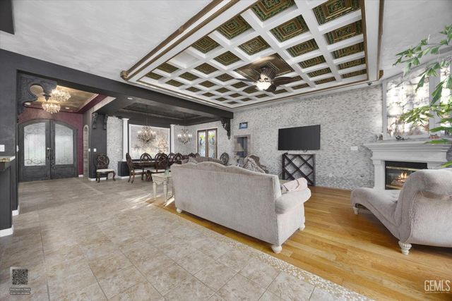 309 Sonoma Vine Court, Bakersfield, CA 93314