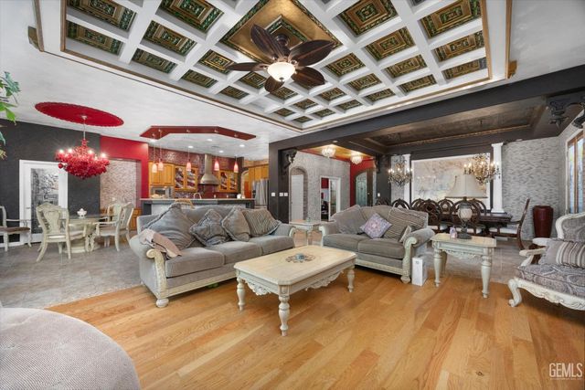 309 Sonoma Vine Court, Bakersfield, CA 93314