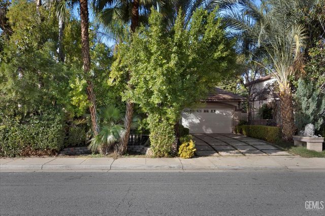 309 Sonoma Vine Court, Bakersfield, CA 93314