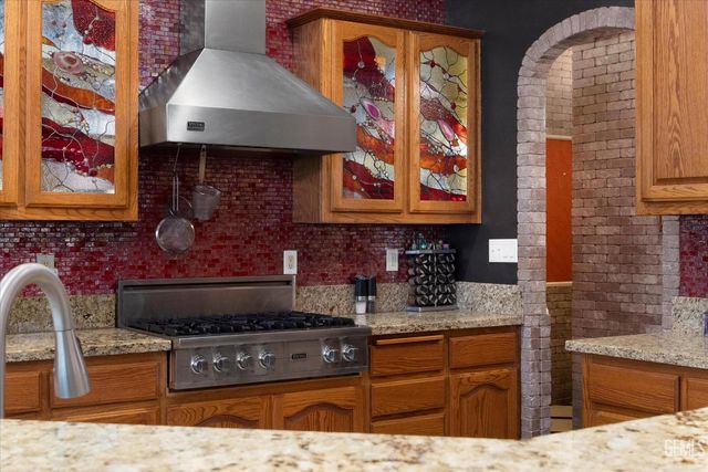 309 Sonoma Vine Court, Bakersfield, CA 93314