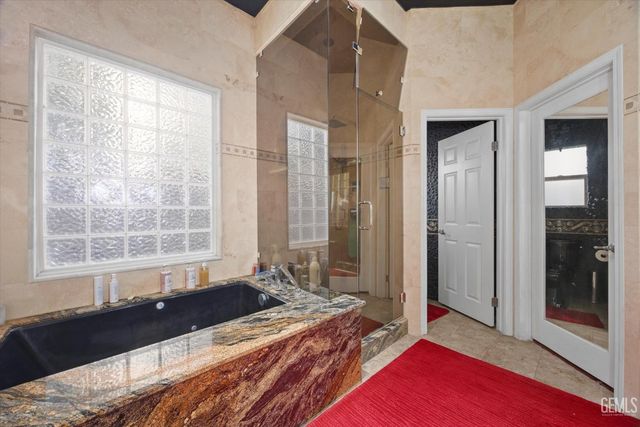 309 Sonoma Vine Court, Bakersfield, CA 93314