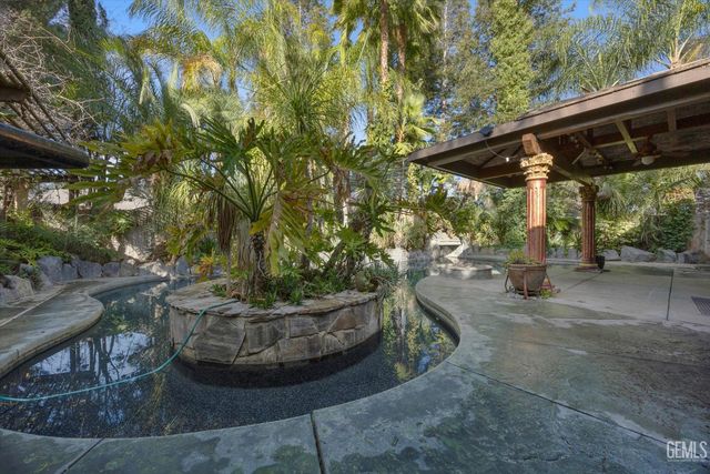 309 Sonoma Vine Court, Bakersfield, CA 93314