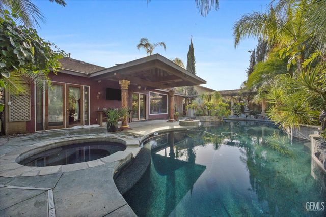 309 Sonoma Vine Court, Bakersfield, CA 93314