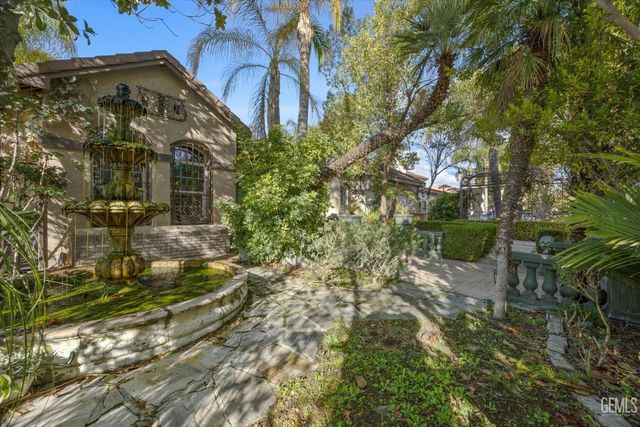 309 Sonoma Vine Court, Bakersfield, CA 93314