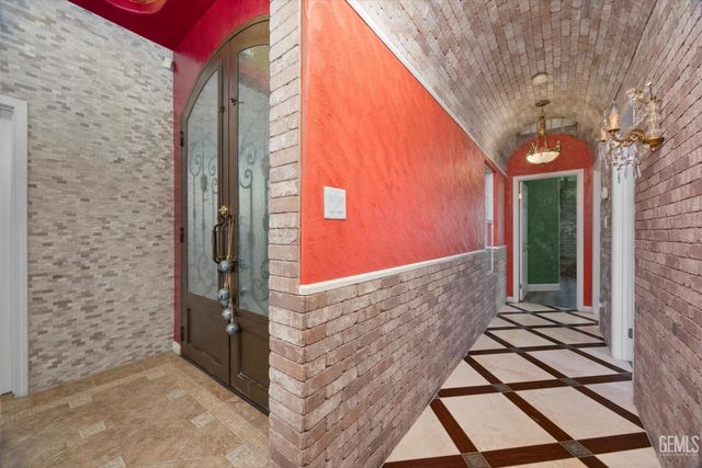 309 Sonoma Vine Court, Bakersfield, CA 93314