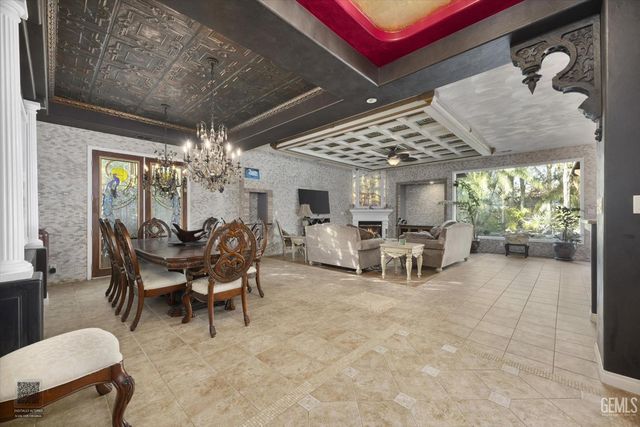 309 Sonoma Vine Court, Bakersfield, CA 93314