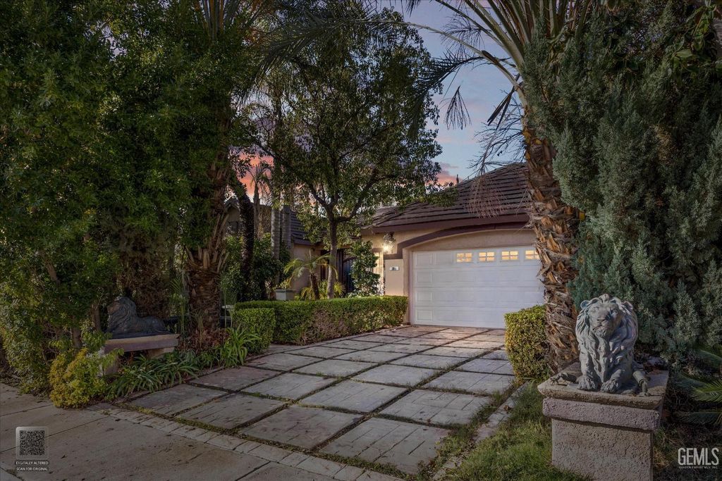 309 Sonoma Vine Court, Bakersfield, CA 93314