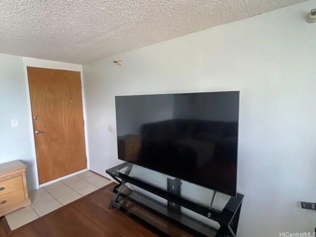 1060 Kamehameha Highway 302B, Pearl City, HI 96782