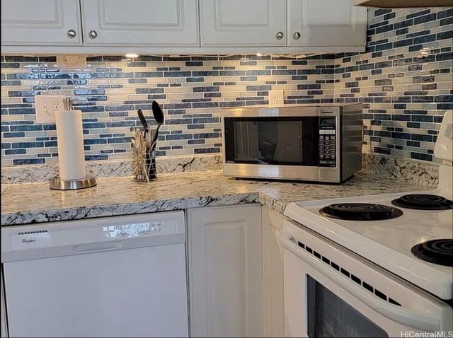 1060 Kamehameha Highway 302B, Pearl City, HI 96782