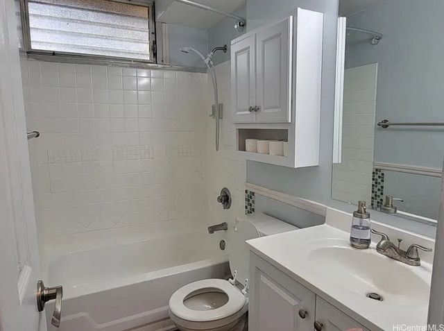 1060 Kamehameha Highway 302B, Pearl City, HI 96782