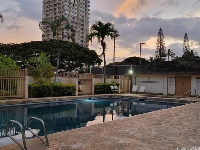 1060 Kamehameha Highway 302B, Pearl City, HI 96782