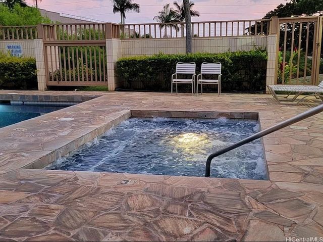 1060 Kamehameha Highway 302B, Pearl City, HI 96782