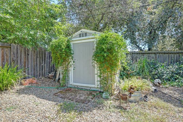8630 Fairmont Way, Fair Oaks, CA 95628