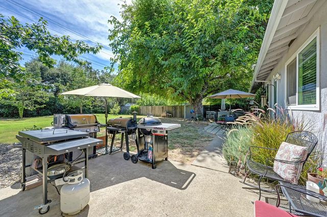 8630 Fairmont Way, Fair Oaks, CA 95628