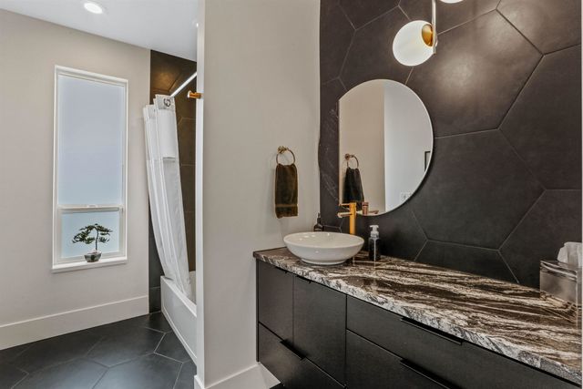 803 W Willapa Ave, Spokane, WA 99224