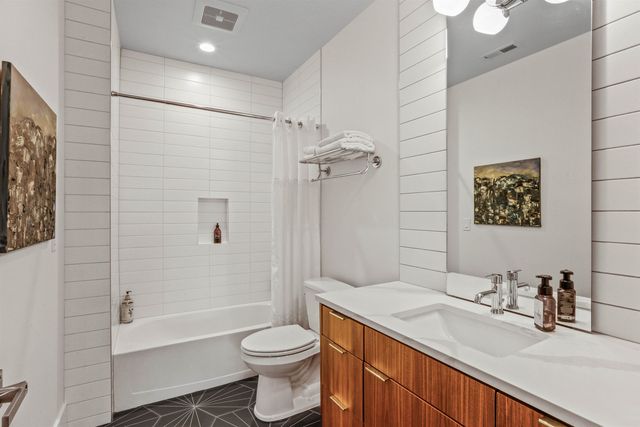 803 W Willapa Ave, Spokane, WA 99224