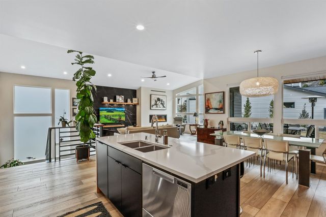 803 W Willapa Ave, Spokane, WA 99224