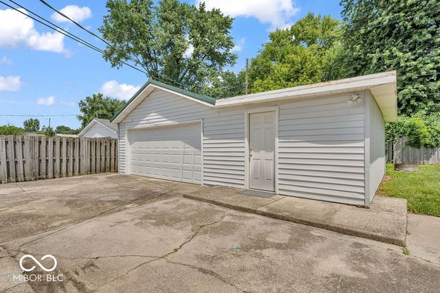 6305 Vigo Drive, Clayton, IN 46118