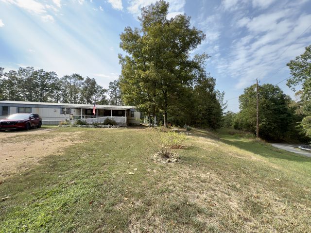 3794 Sulphur Creek Rd, Centerville, TN 37033