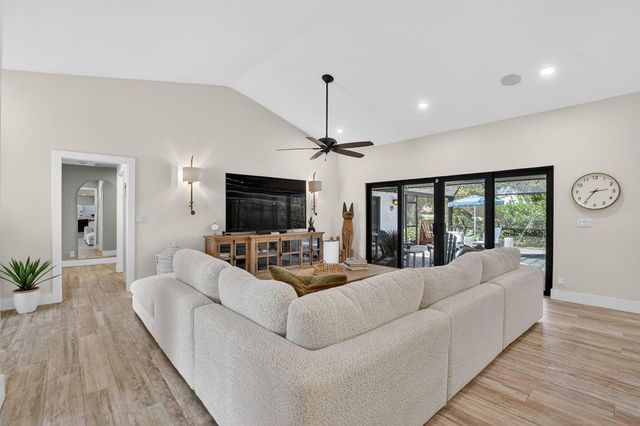 10221 Harbourtown Court, Boca Raton, FL 33498