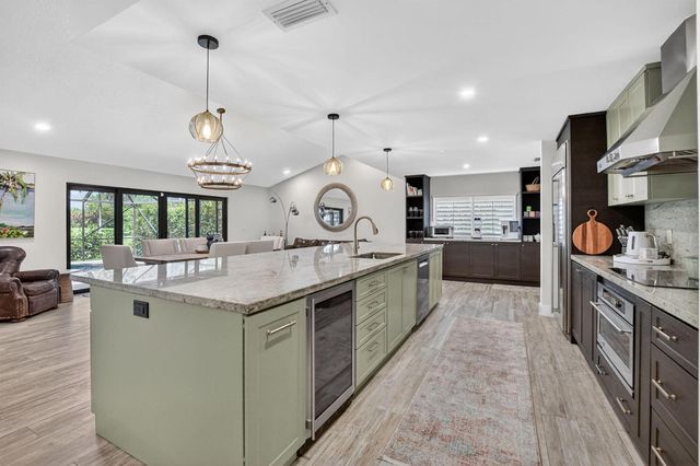 10221 Harbourtown Court, Boca Raton, FL 33498