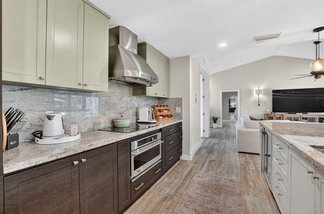 10221 Harbourtown Court, Boca Raton, FL 33498