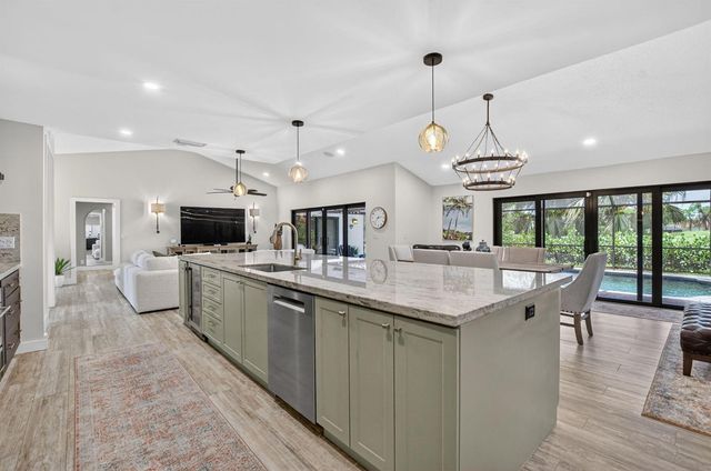 10221 Harbourtown Court, Boca Raton, FL 33498